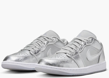 JORDAN 1 LOW SE METALLIC SILVER (W)