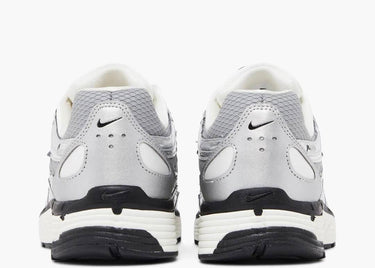 NIKE P-6000 METALLIC SILVER
