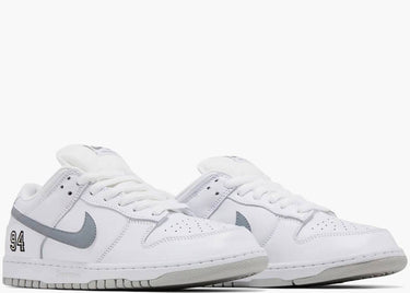 DUNK LOW SB SUPREME 94 WHITE METALLIC SILVER