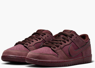 NIKE SB DUNK LOW CITY OF LOVE BURGUNDY CRUSH