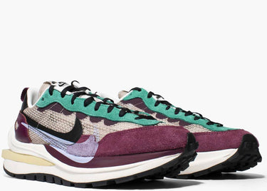 NIKE VAPORWAFFLE SACAI VILLAIN RED NEPTUNE GREEN
