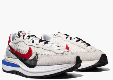 NIKE VAPORWAFFLE SACAI SPORT FUCHSIA GAME ROYAL
