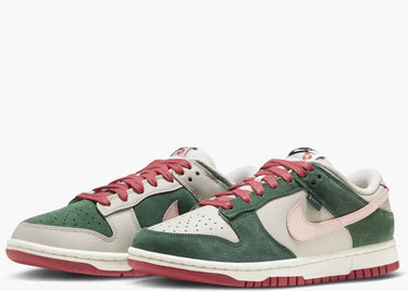 NIKE DUNK LOW SE ALL PETALS UNITED FIR GREEN (W)