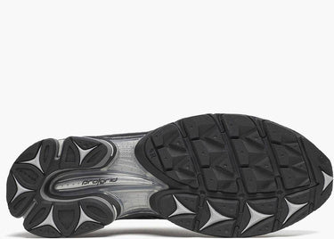 SAUCONY PROGRID TRIUMPH 4 BLACK SILVER