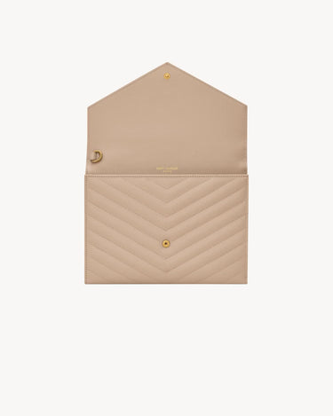 CASSANDRE MATELASSÉ FLAP POUCH in pelle goffrata grain de poudre trapuntata DARK BEIGE