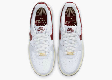NIKE AIR FORCE 1 LOW '07 SE JUST DO IT PHOTON DUST TEAM RED (W)