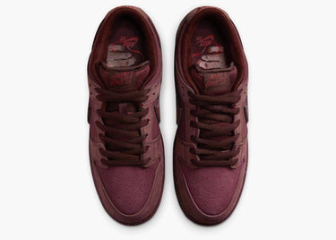 NIKE SB DUNK LOW CITY OF LOVE BURGUNDY CRUSH