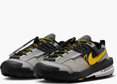 NIKE ZEGAMADOME SP SACAI MATTE SILVER YELLOW