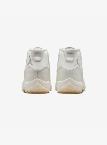 JORDAN 11 RETRO PEARL (W)
