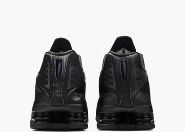 NIKE SHOX R4 TRIPLE BLACK