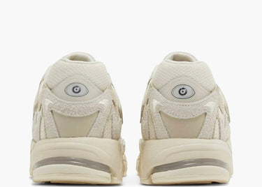 ADIDAS RESPONSE CL BAD BUNNY WONDER WHITE