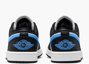 JORDAN 1 LOW BLACK UNIVERSITY BLUE WHITE (W)