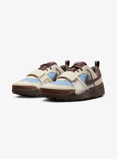 NIKE ZOOM FIELD JAXX PALE IVORY AND LECHE BLUE x TRAVIS SCOTT