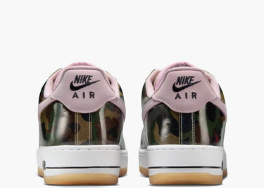 NIKE AIR FORCE 1 LOW '07 LV8 PATENT CAMO PINK