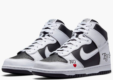 DUNK HIGH SB BY ANY MEANS BLACK x SUPREME