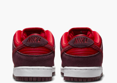 NIKE SB DUNK LOW CHERRY