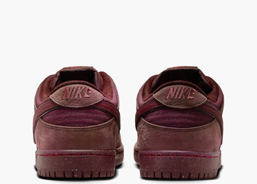 NIKE SB DUNK LOW CITY OF LOVE BURGUNDY CRUSH