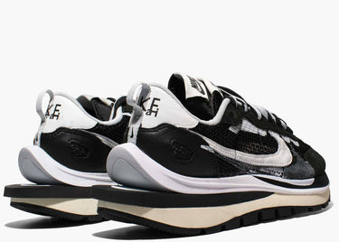 NIKE VAPORWAFFLE SACAI BLACK WHITE