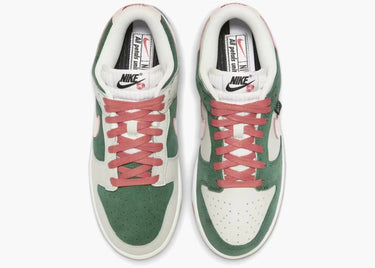 NIKE DUNK LOW SE ALL PETALS UNITED FIR GREEN (W)