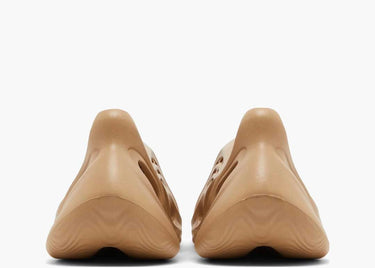 YEEZY FOAM RUNNER CLAY TAUPE