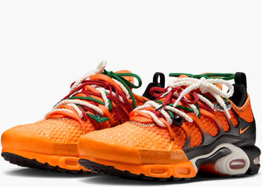 NIKE AIR MAX PLUS HOMECOMING SAFETY ORANGE