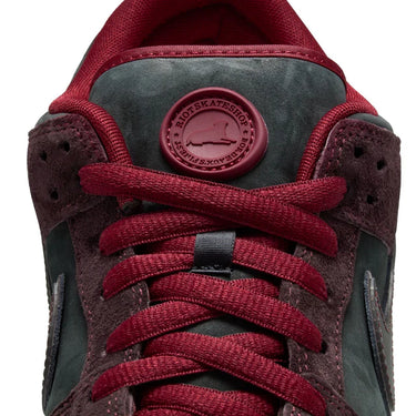 NIKE SB DUNK LOW RIOT SKATESHOP
