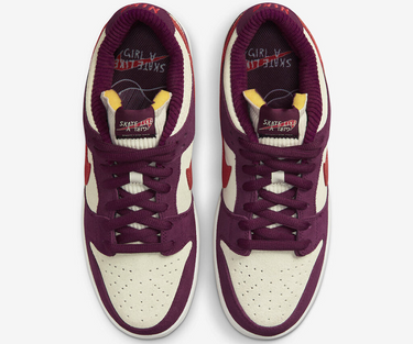 NIKE SB DUNK LOW SKATE LIKE A GIRL