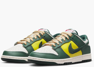 NIKE DUNK LOW SE NOBLE GREEN (W)